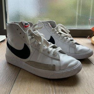 Nike Blazer Mid '77 Vintage B&W | Size 5Y or 6.5W